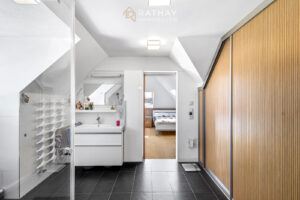 Badezimmer separater Wohnbereich