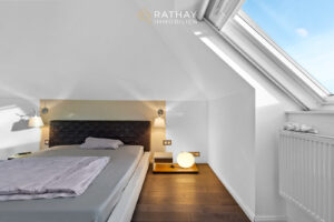 Schlafzimmer Eltern