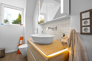 Badezimmer Kind