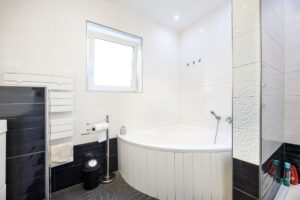 Badezimmer EG