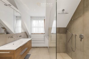Badezimmer Eltern DG