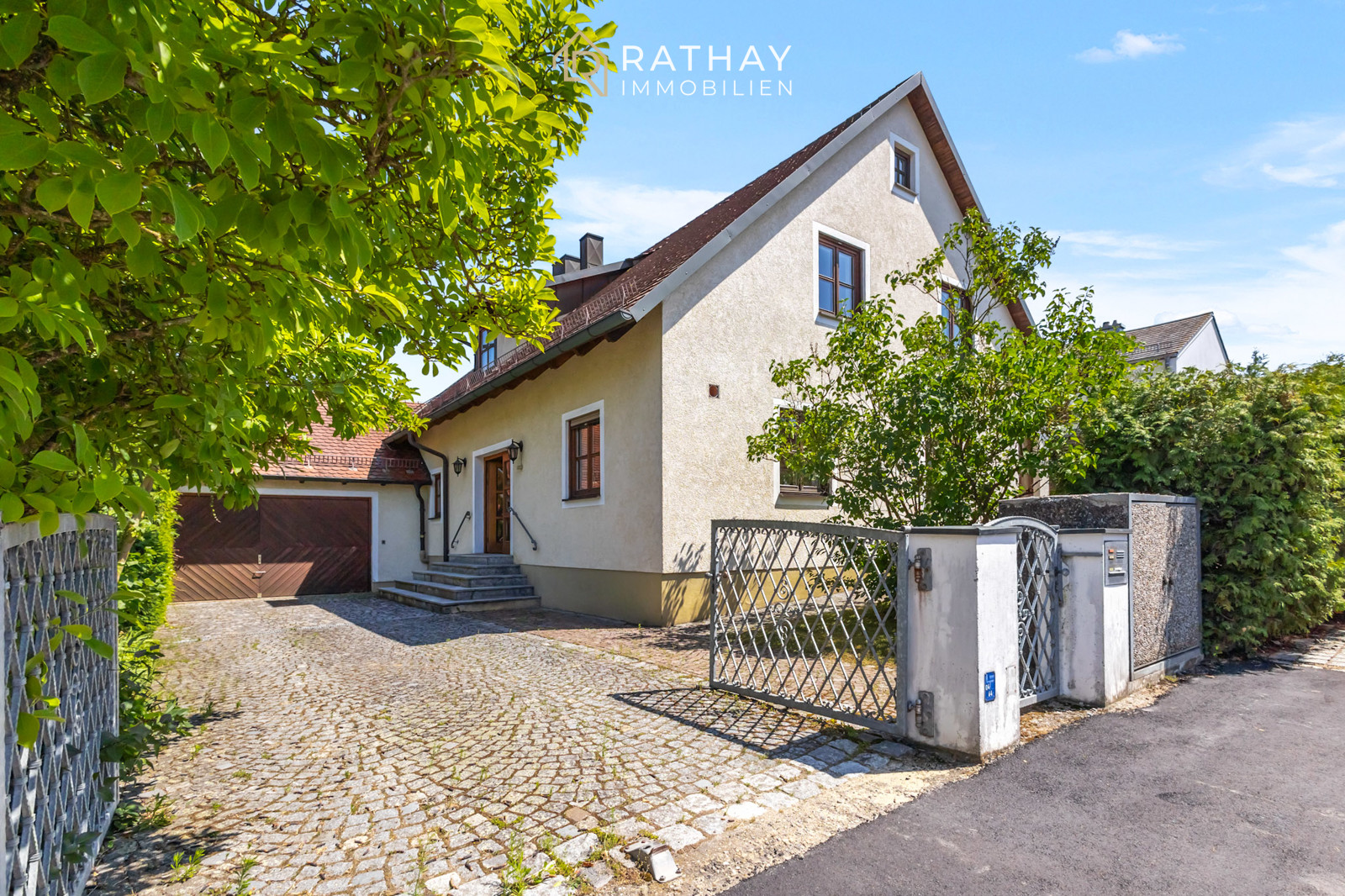 Read more about the article Familienfreundliches Einfamilienhaus mit traumhaftem Garten in der Regensburger Konradsiedlung