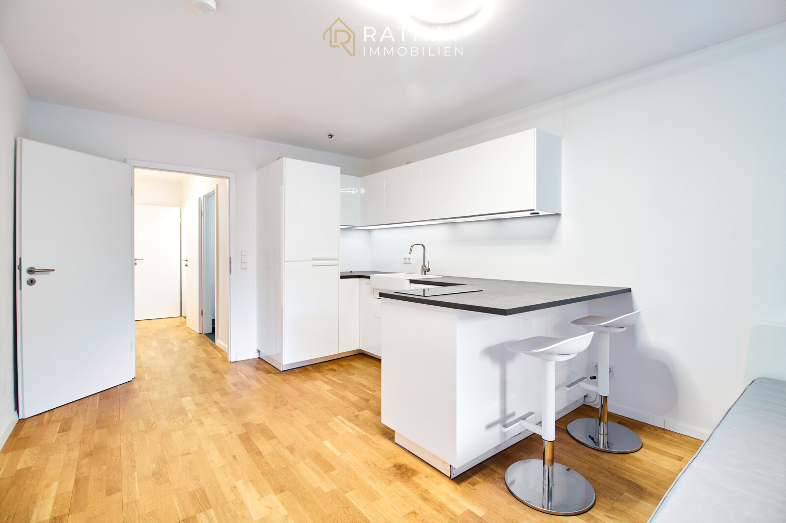 Read more about the article Möblierte 1-Zimmer-Wohnung in München–Sendling-Westpark mit Balkon und Duplex-Tiefgaragenplatz