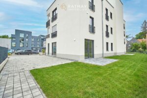 Außenansicht mit Garten