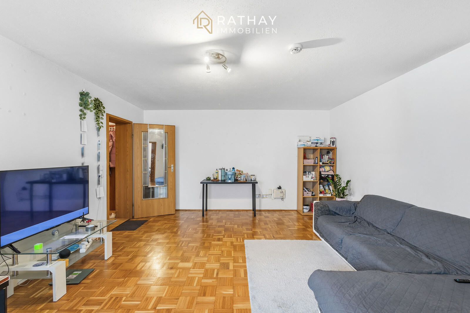 Read more about the article RESERVIERT: 2-Zimmer-Wohnung mit Garage und Stellplatz – ideale Kapitalanlage nahe der Autobahn