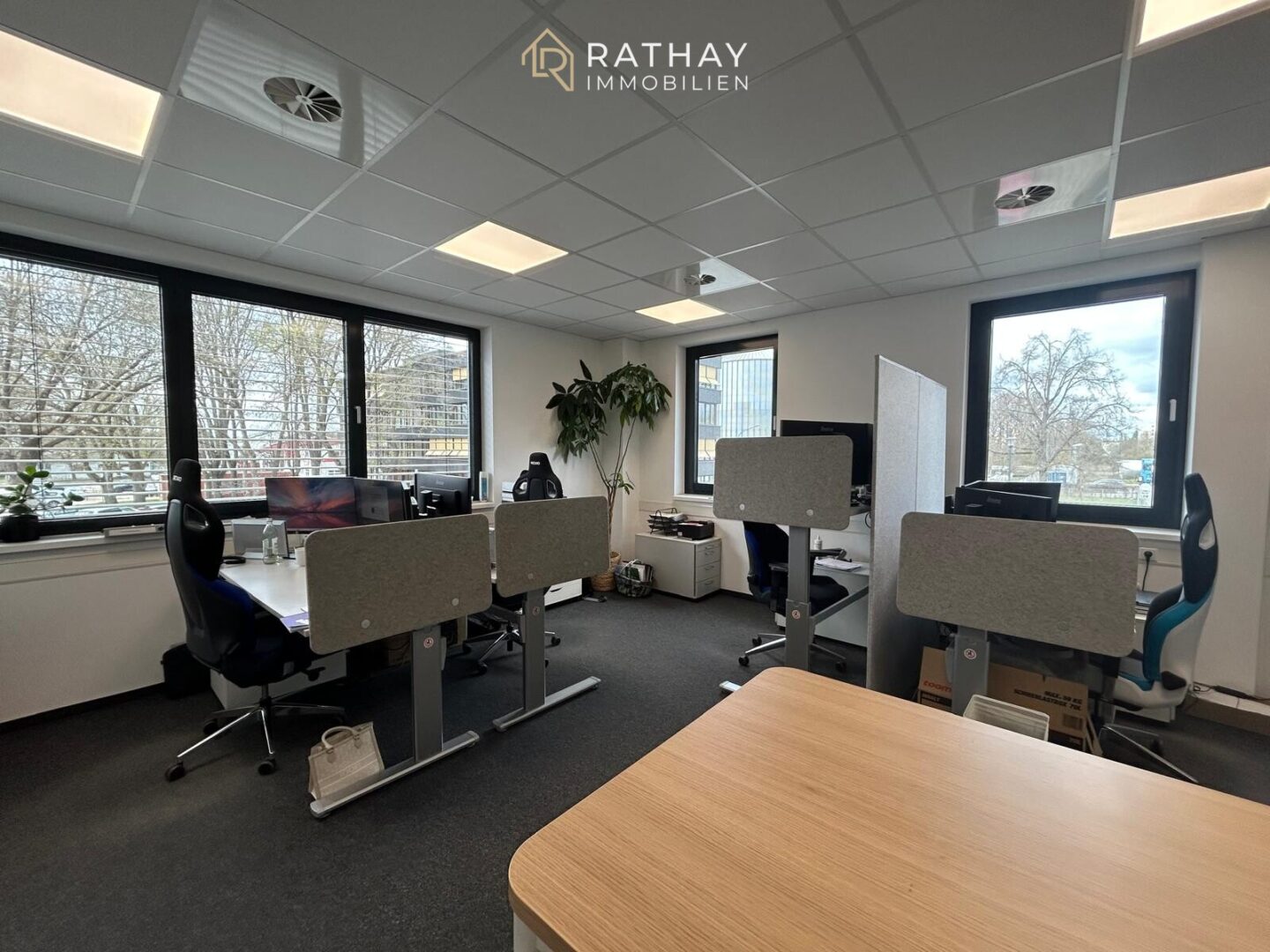 Read more about the article Attraktiver Büroraum mit All-inclusive Service in einem Gemeinschaftsbüro